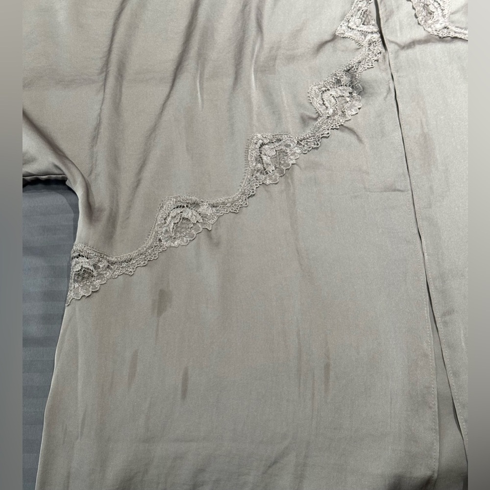 Victoria's Secret: Women’s Open Kimono- Size XS - Picture 6 of 7